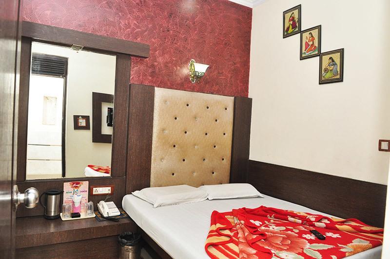 Hotel Shiv Palace Nueva Delhi Habitación foto