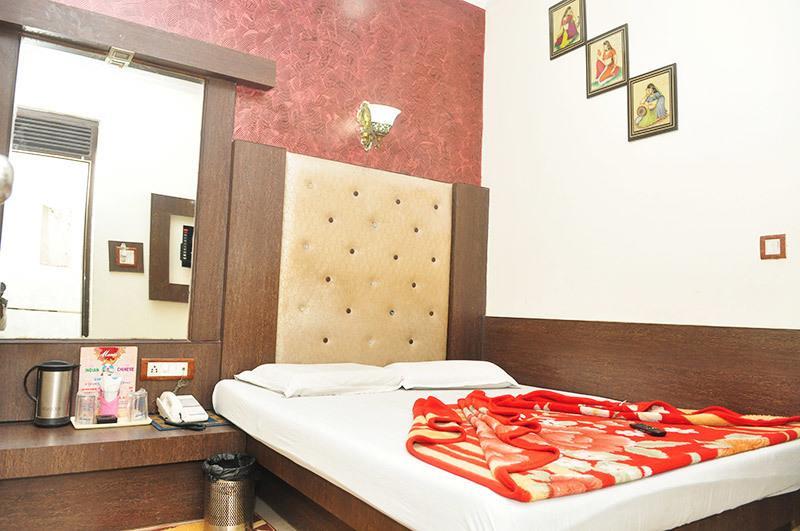 Hotel Shiv Palace Nueva Delhi Habitación foto